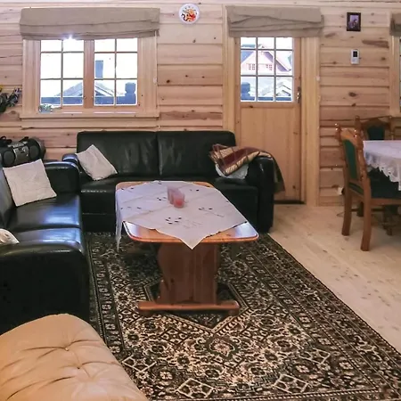 Gorgeous In Straumgjerde Ferienhaus Ramstad